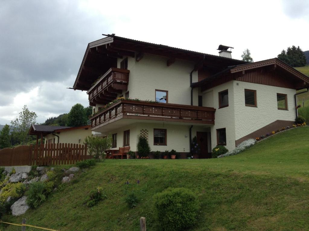 Appartement Haus Zirmblick à Saalbach-Hinterglemm Extérieur photo