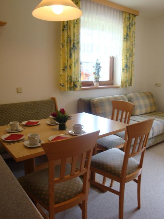 Appartement Haus Zirmblick à Saalbach-Hinterglemm Extérieur photo
