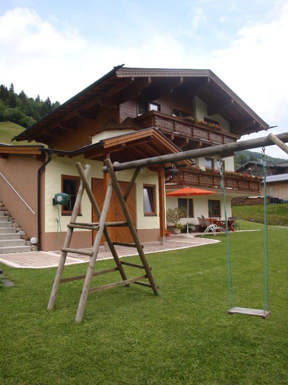 Appartement Haus Zirmblick à Saalbach-Hinterglemm Extérieur photo