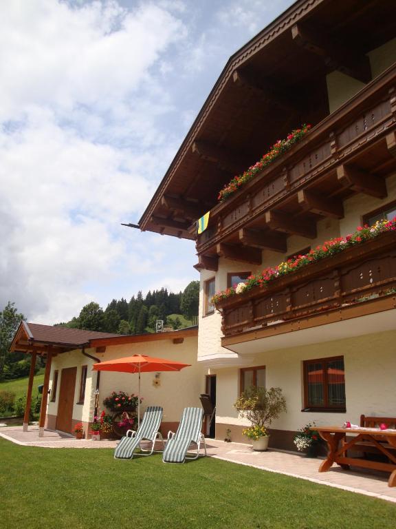 Appartement Haus Zirmblick à Saalbach-Hinterglemm Extérieur photo
